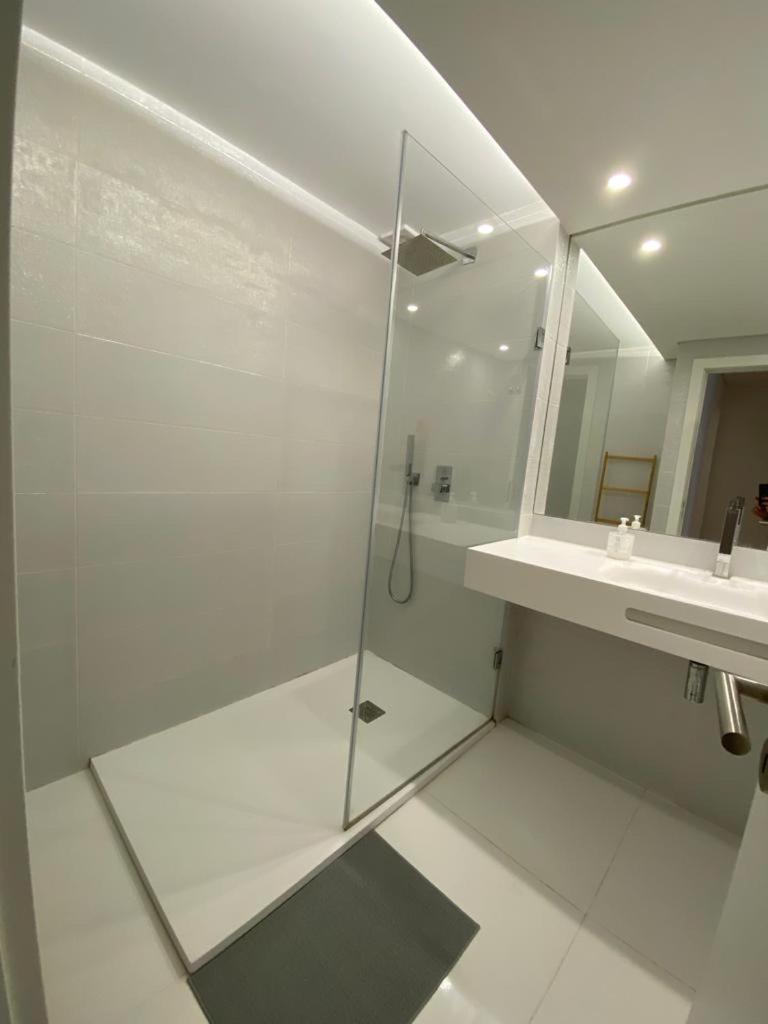 Bedrooms In Modern Guest House Almada Ngoại thất bức ảnh