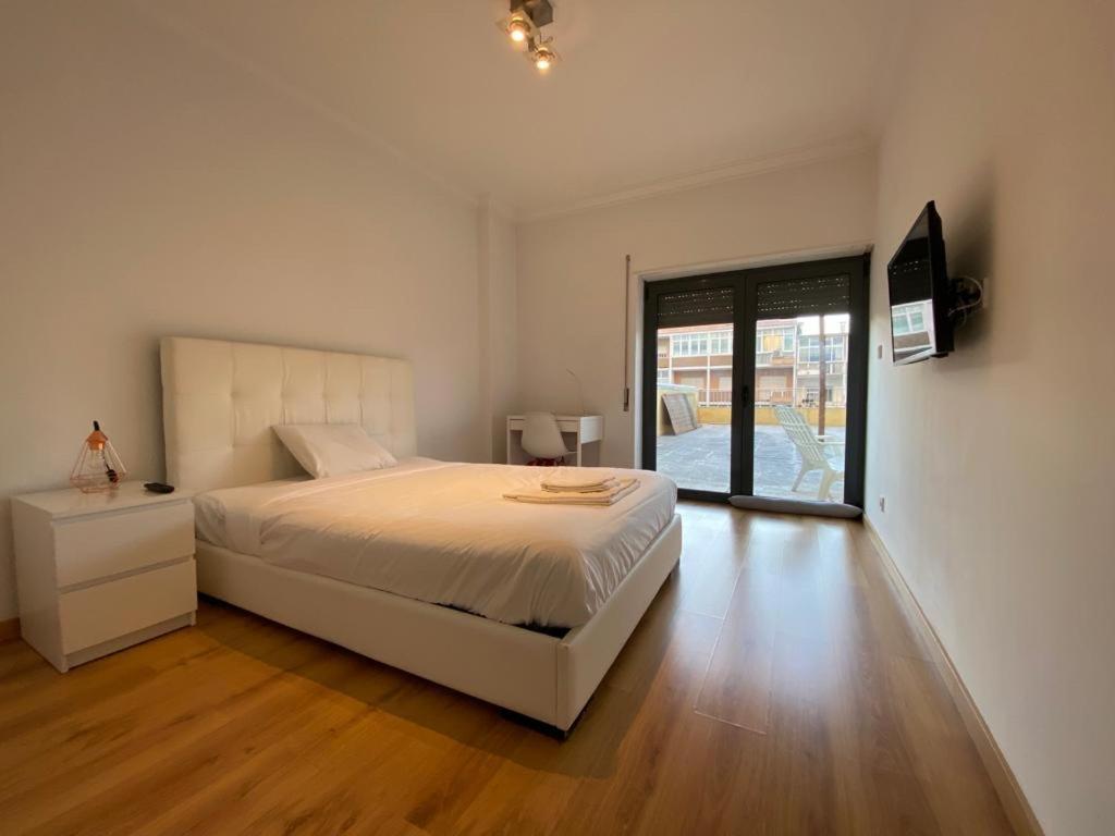 Bedrooms In Modern Guest House Almada Ngoại thất bức ảnh